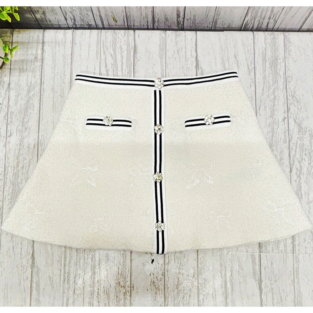 Girls Size 4-5 self-portrait White Floral Knit A-Line Short Skirt Pockets